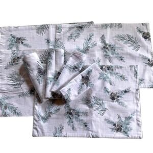 Nicole Miller 4 Napkins 4 Placemats Pinecone Holly Berries Christmas Holiday